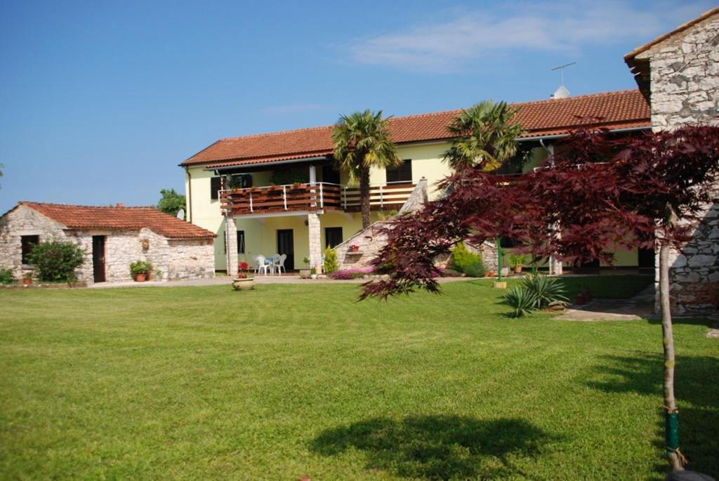 Moratto'S Apartments Umag Eksteriør billede